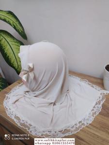 Dantelli Çocuk Bonesi 7-14 Yaş Grubu Dantelli Çocuk Bonesi 7-14 Yaş Grubu